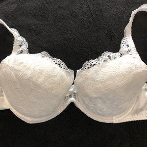 34B lightly padded bra with lace